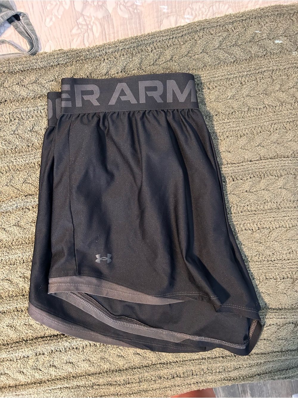 Under Armour woman’s Black Athletic Shorts
